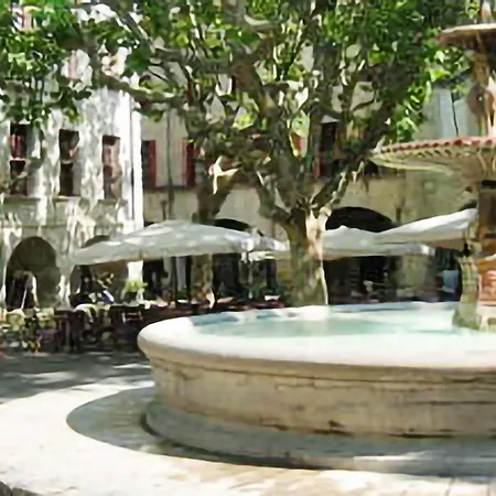 Le Chene Méjannes-le-Clap
