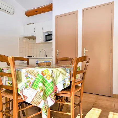 Сasa de vacaciones 2 Bedroom Stunning In Le Clap